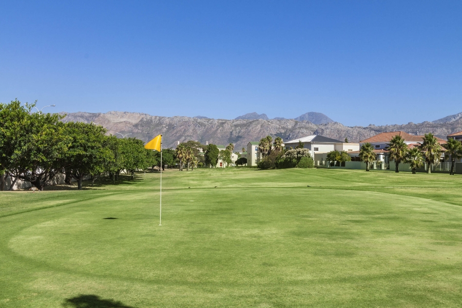 1 Bedroom Property for Sale in Greenways Golf Estate Western Cape